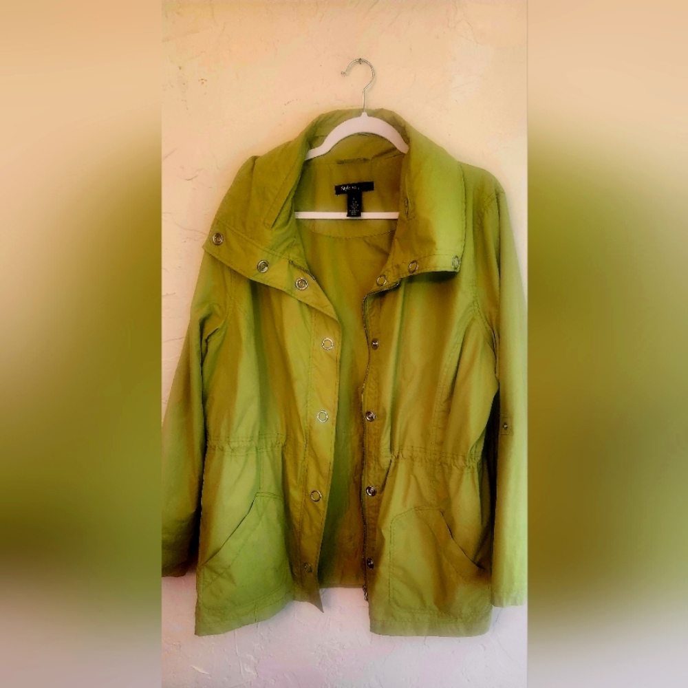 Woman's 3-season jacket. Unique, Eye-catching CololSize  XL